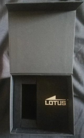 Caja vacía reloj Lotus negra