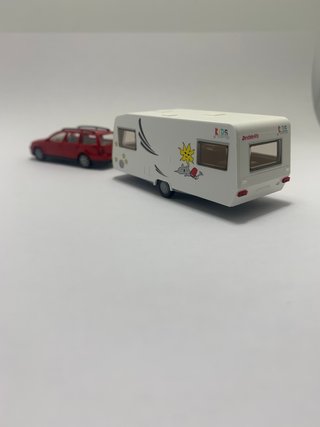 Volkswagen com Caravana Wiking escala 1/87