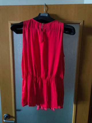 Blusa Roja sin mangas