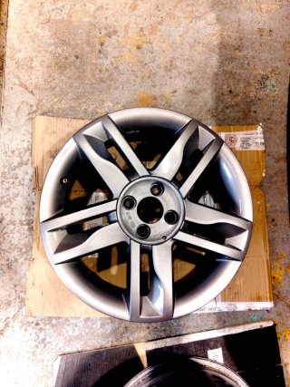 2 Llantas Megane II GT 4 tornillos recien pintadas
