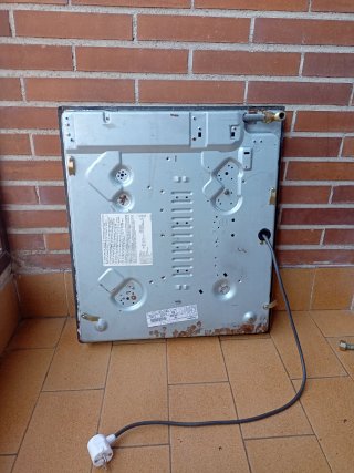 Estufa gas 3 fuegos y 1 eléctrico buen estado