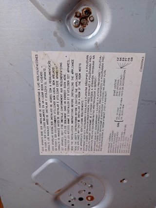 Estufa gas 3 fuegos y 1 eléctrico buen estado