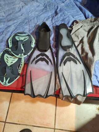 Aletas y manoplas de buceo Beach Line