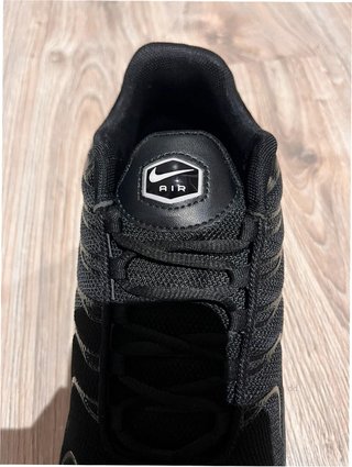 Nike Air Max Plus Triple Black Talla 37.5