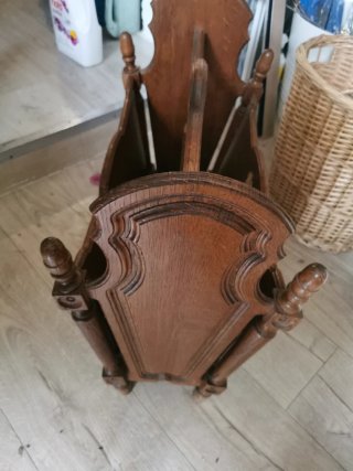 Revistero de madera vintage