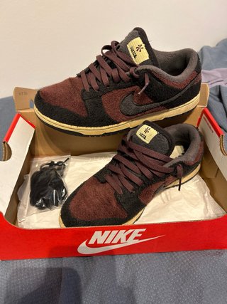 Nike Dunk Low SE Burgundy Crush/Dk Smoke Grey