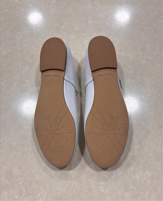Zapatitos blancos talla 37 pulsera perlas