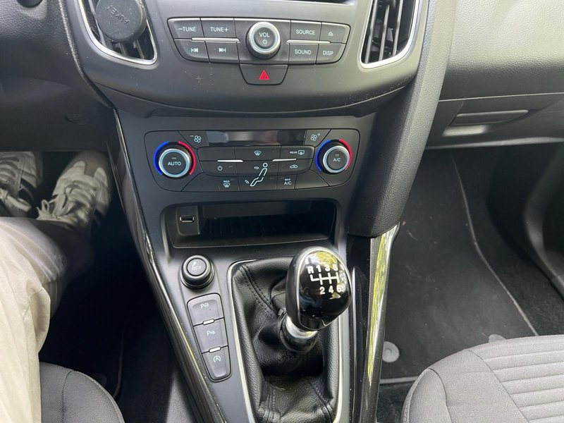 Ford Focus Sportbreak 1.0 Ecoboost Auto - S&S Trend+ 2016, foto 14