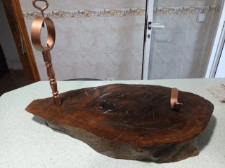 Jamonero artesanal de encina con soporte