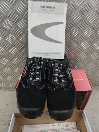 Zapatos de seguridad Cofra negros y grises