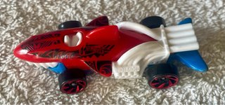 Hot Wheels Tiburón Traga Coches