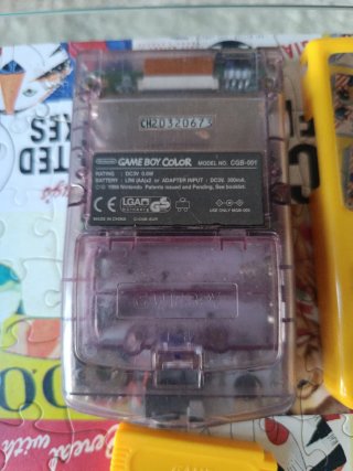 Game Boy Color Rosa + Pokémon Amarillo (Español)