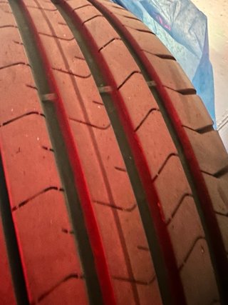 Neumático Pirelli P-Zero 215/40 R18