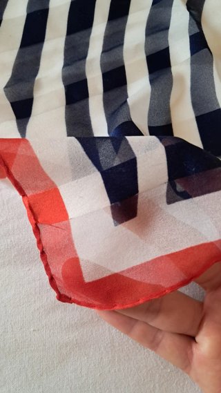 Foulard in seta con fantasia marina