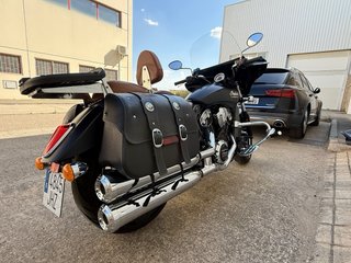 Indian Scout Bobber Negra