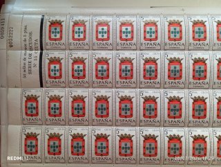 Lote 100 sellos 5 pesetas serie escudos Ceuta