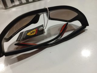 Óculos de Sol Ferrari Preto