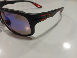 Óculos de Sol Ferrari Preto