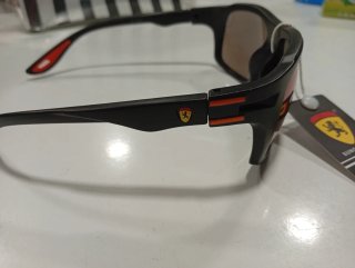 Óculos de Sol Ferrari Preto