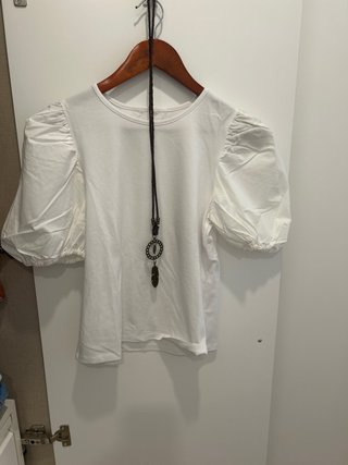 Blusa Stradivarius manga abullonada