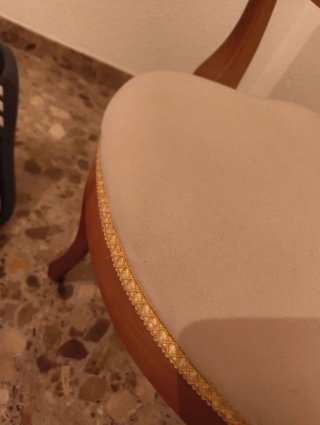 Butaca vestidor beige y madera