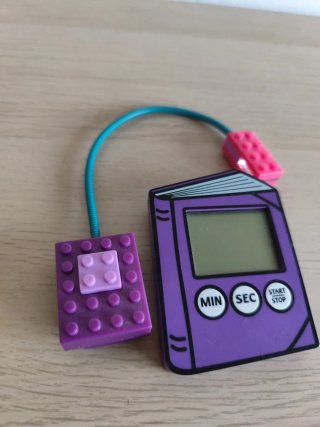 Linterna y timer libro