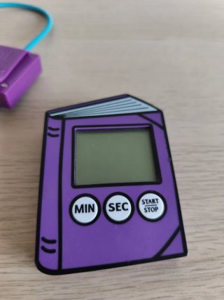 Linterna y timer libro
