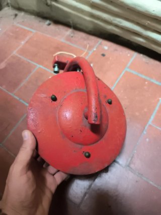 Aplique vintage de pared rojo y amarillo