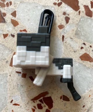Figura Minecraft Kinder Joy Gato