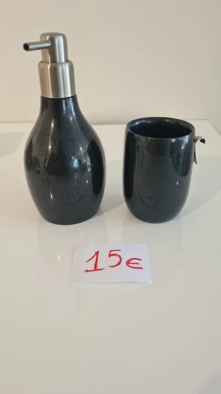 Dispensador jabón y vaso negro