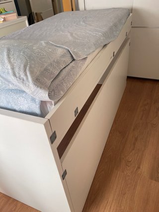 Cama juvenil blanca con comchon