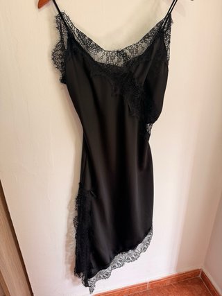 Vestido negro con encaje nuevo