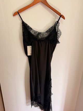 Vestido negro con encaje nuevo