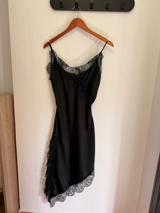 Vestido negro con encaje nuevo