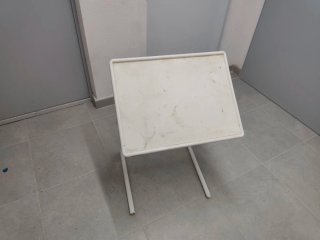 Mesita auxiliar plegable blanca