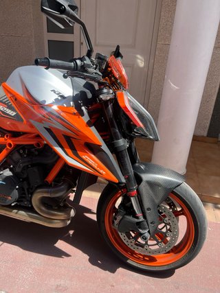 KTM supeduke 1290 R (2024)