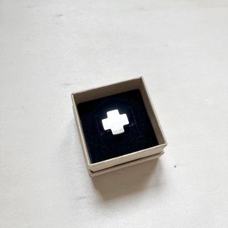 Anillo acero cruz unisex, marca Sharky, 19 mm