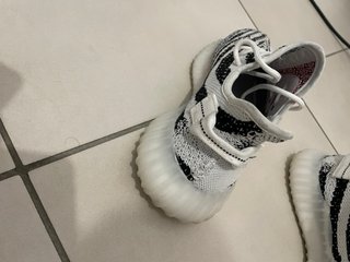 Adidas Yeezy Boost 350 V2 Zebra