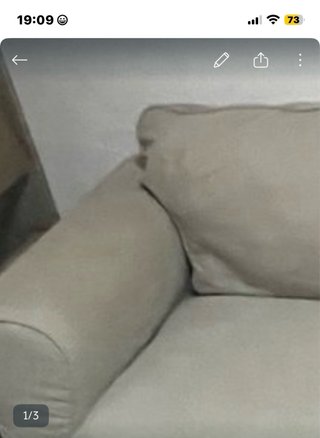 Sofá 2 plazas Ikea beige + fundas roja y blanca