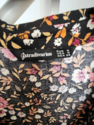 Vestido Stradivarius floral negro