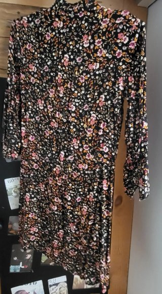 Vestido Stradivarius floral negro