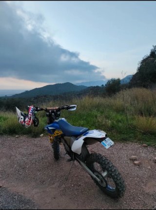 Husqvarna 390 – Lista para usar + Juego de ruedas