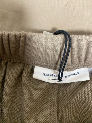 Conjunto Essentials Marrón Camiseta y Pantalón Cor