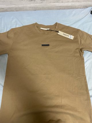 Conjunto Essentials Marrón Camiseta y Pantalón Cor