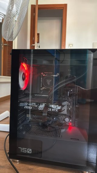 Ordenador Gaming MSI Negro y Rojo