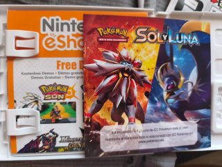 Caja Pokémon Luna Nintendo 3DS