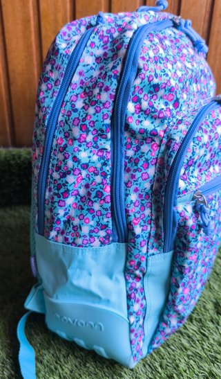 Mochila Movom floral azul y rosa