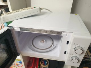 Microondas blanco