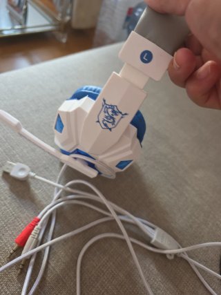 Auriculares gaming azul y blanco