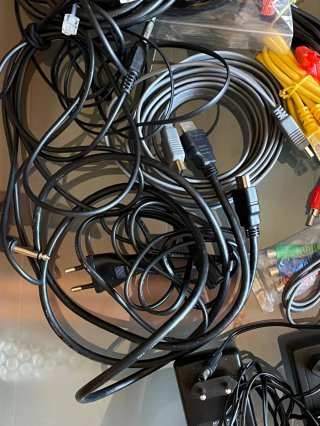 Lote Cables y Adaptadores Corriente